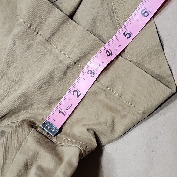 Old Navy Size 2 Dark Khaki Perfect 5" Shorts, Excellent Used Condition - Picture 6 of 9